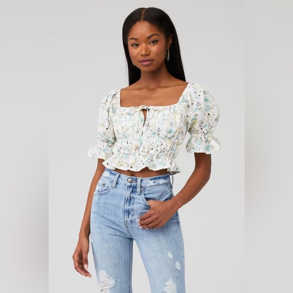 MINKPINK Tops - MinkPink Floral Puff Sleeve Top